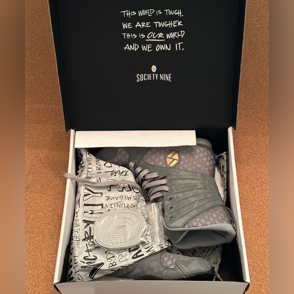 SOCIETY NINE - EOS HIGH TOP IN STORM GREY - Sz 7 - NEW IN BOX - Picture 3 of 4